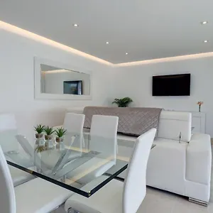New Modern 3 Bed Puerto Banus Apartment Marbella